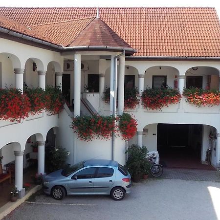 Eden Panzió Bed & Breakfast Eğri Dış mekan fotoğraf