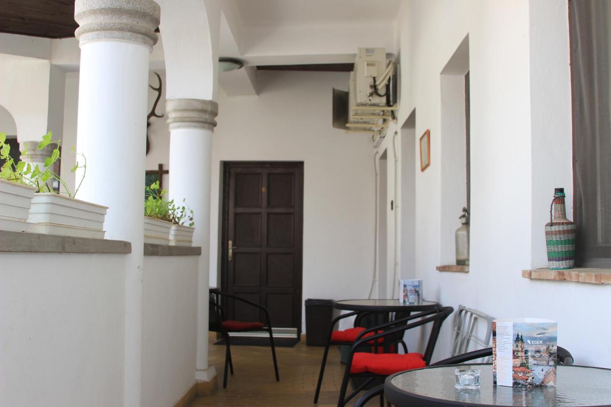 Eden Panzió Bed & Breakfast Eğri Dış mekan fotoğraf