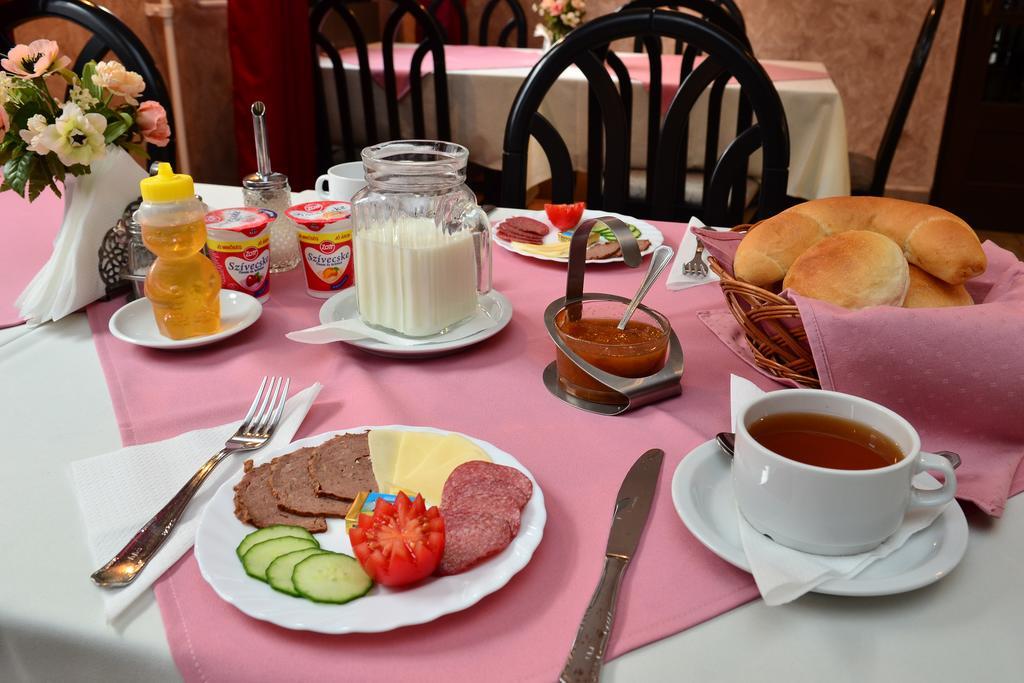 Eden Panzió Bed & Breakfast Eğri Dış mekan fotoğraf