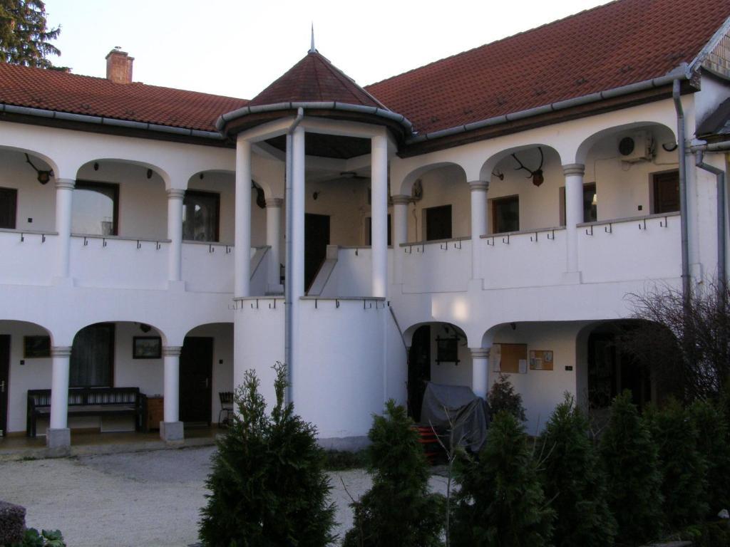 Eden Panzió Bed & Breakfast Eğri Dış mekan fotoğraf