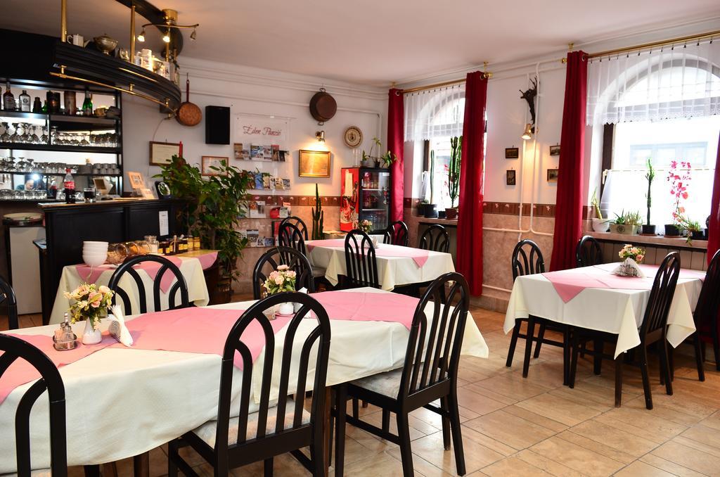Eden Panzió Bed & Breakfast Eğri Dış mekan fotoğraf
